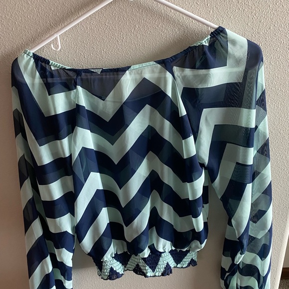 Long sleeve chevron blouse XS - Picture 2 of 2